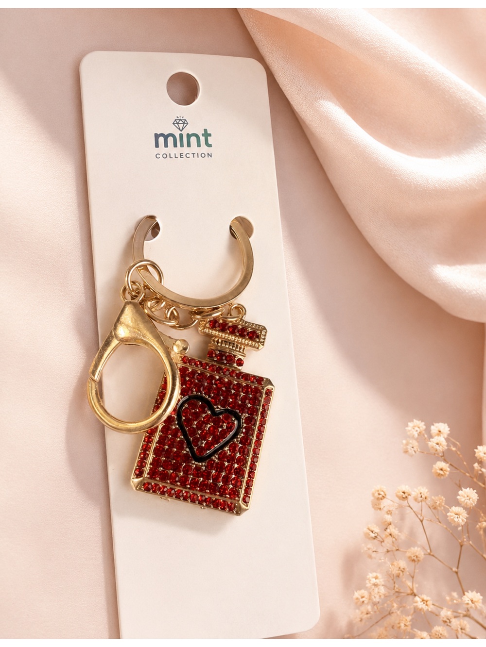 5/25 ✨✨ Mint Gold-Tone Keyring with Red Crystal Heart Charm
